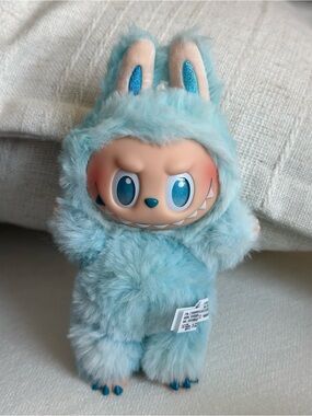 NEW POPMART AUTHENTIC THE MONSTERS Big into Energy Series-Vinyl Pendant - HOPE